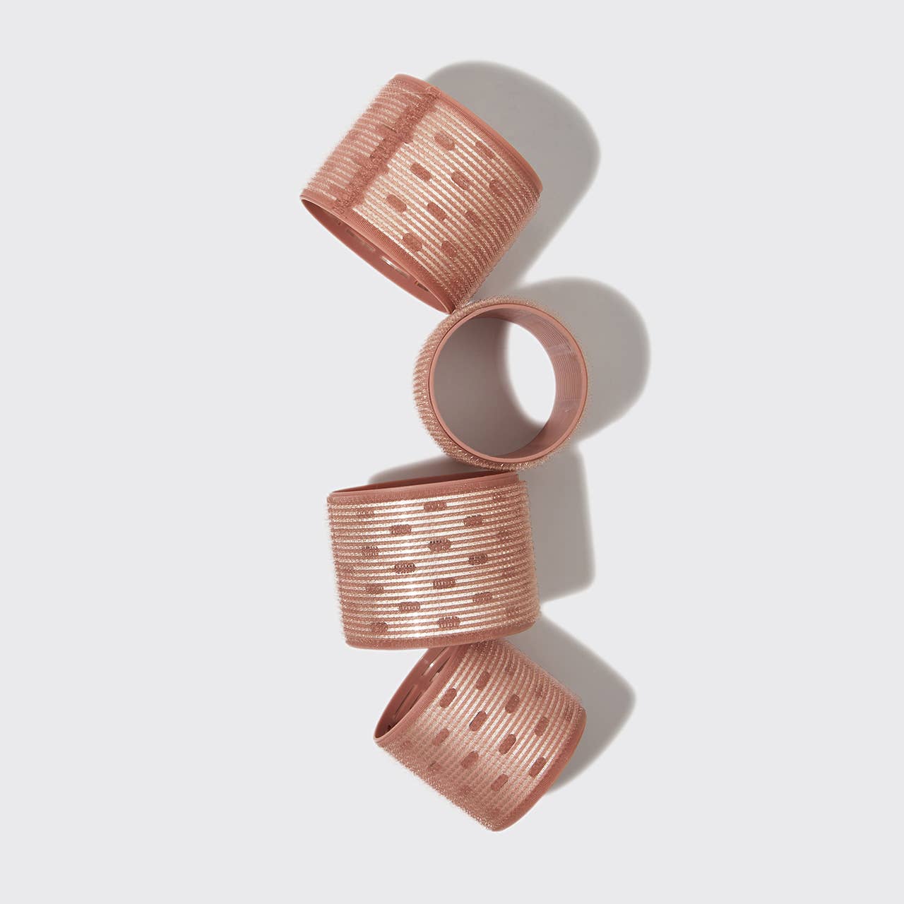 Kitsch XL Thermal Rollers 4pc Set - Terracotta: Achieve big curls with recycled plastic xl thermal rollers.
